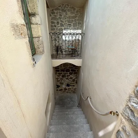 Maison Village Nyaraló